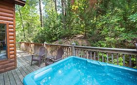 Chipmunk Chase, 2 Bedrooms, Sleeps 8, Hot Tub, Pool Table, Fireplace